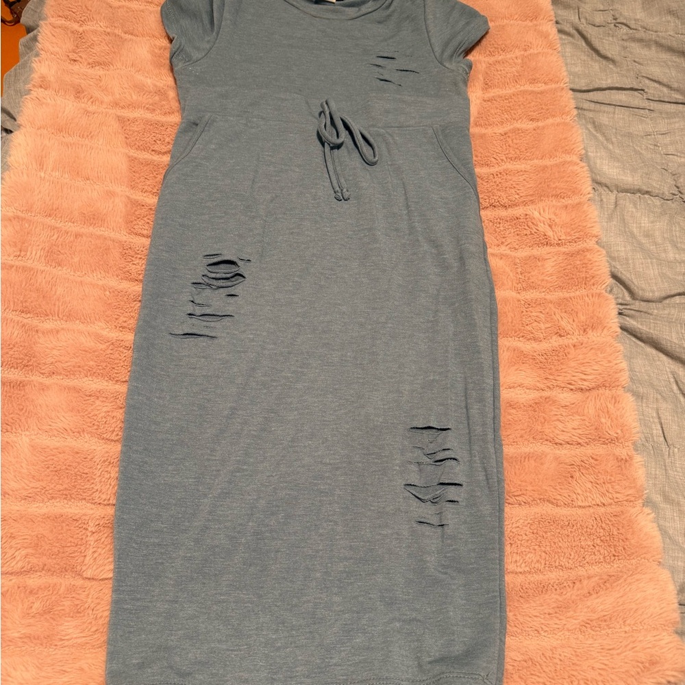 Fashion Nova T-Shirt and Skirt Set - Picture 8 of 8